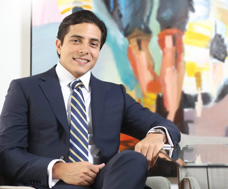 Dr. Javier Peralta – Innovador en Liposucción Láser y Técnicas Mínimamente Invasivas